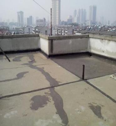 玉屏漏水维修 楼顶漏水是什么原因，楼顶漏水维修方法是什么?